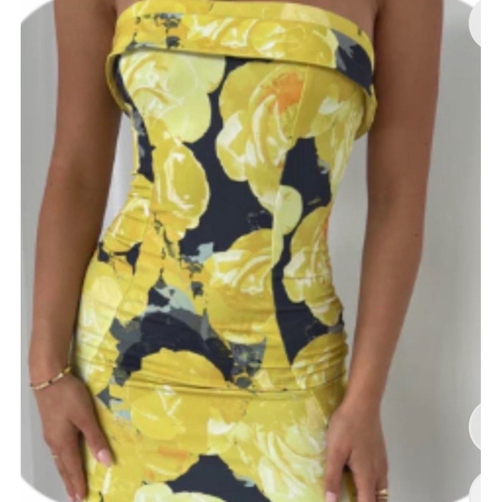 White Fox Boutique Hooked Mini Dress Bumblebee Yellow Floral Strapless Small NWT